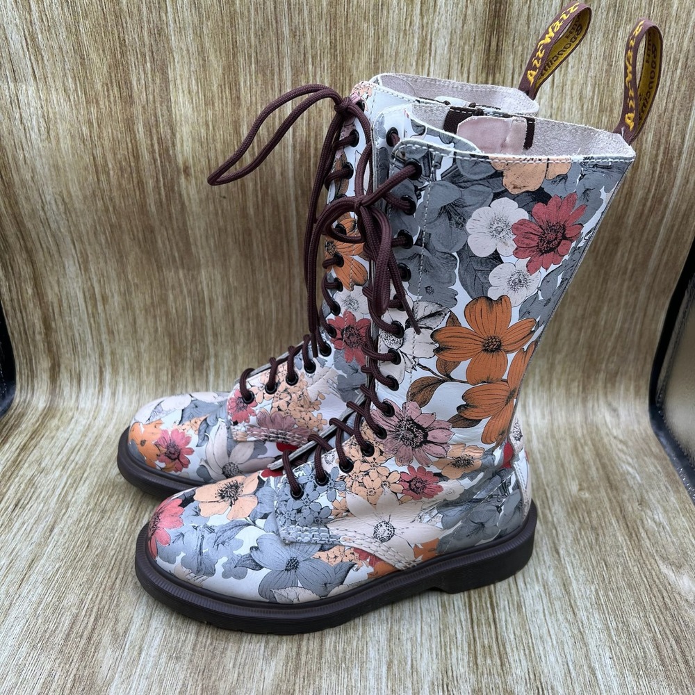 Dr. Martens 1B99 Floral Boots Women's Size 8 White‎ Tall 14-Eye Lace Up Zip - Picture 3 of 9